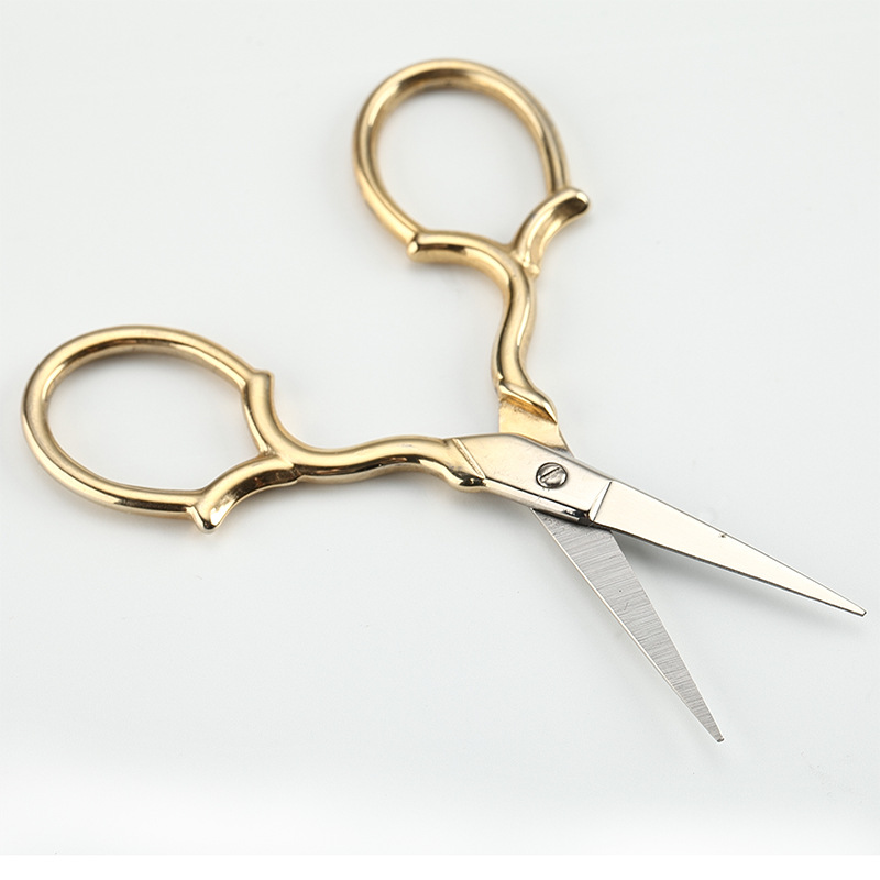 Xinyi Scissors, retro scissors, titanium-coated antique scissors, household scissors, embroidery scissors, pointed small scissors details Picture