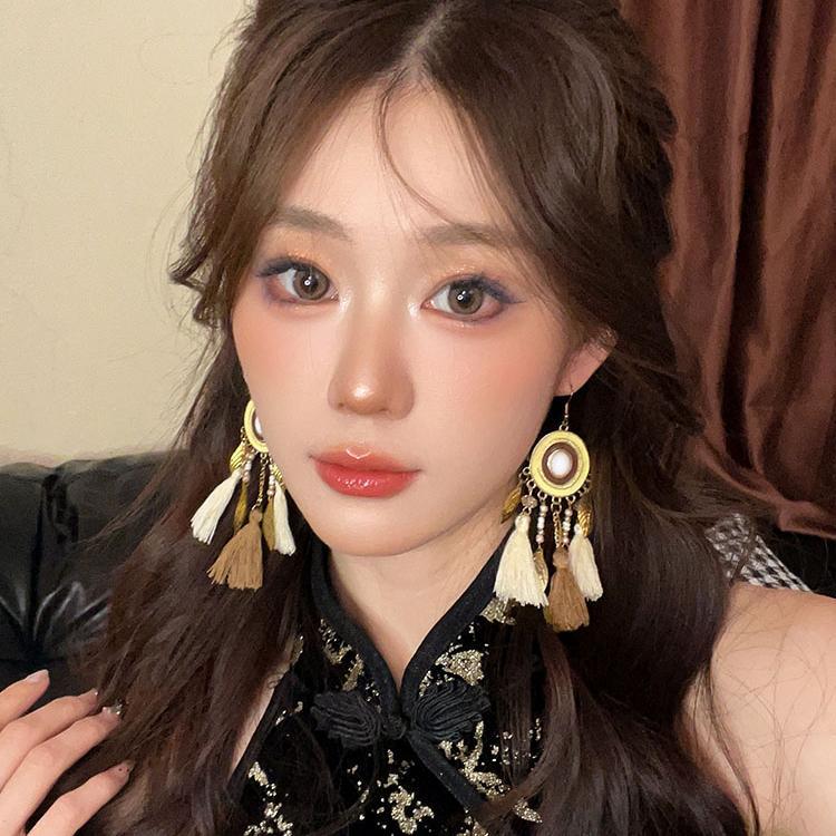 New Chinese-style ethnic style Su earrings, women's high-end feel, feather ear hooks, personalized, 2025 new high-end feel earrings full figure