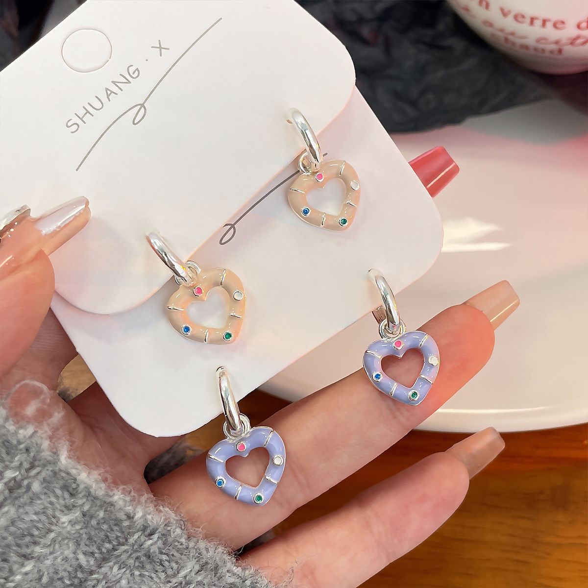 Y2K Millennium Style colorful oil-dripping heart-shaped earrings for women, simple and niche design, sweet and cool, spicy girl dopamine earrings Application Scenario