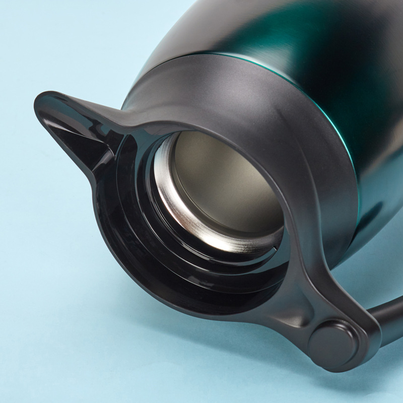 Wholesale 304 stainless steel household large-capacity insulated kettle, smart temperature-showing hot water kettle, European-style coffee kettle with logo printing Application Scenario