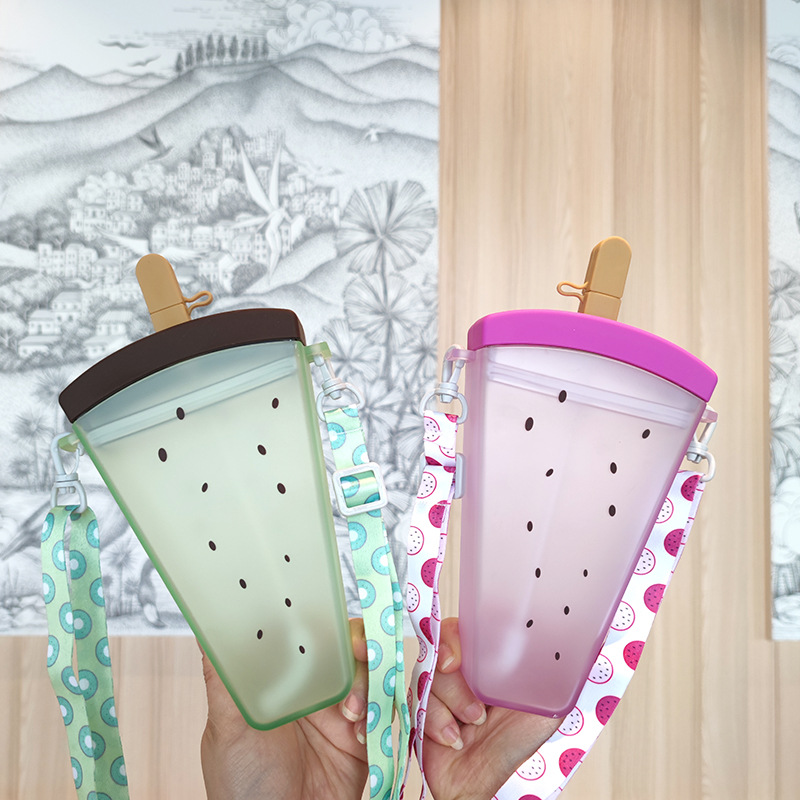 Cross-border e-commerce, European and American foreign trade, watermelon straw, AS plastic water cup, portable shoulder strap, cold water cup, high appearance level water bottle Specification drawing