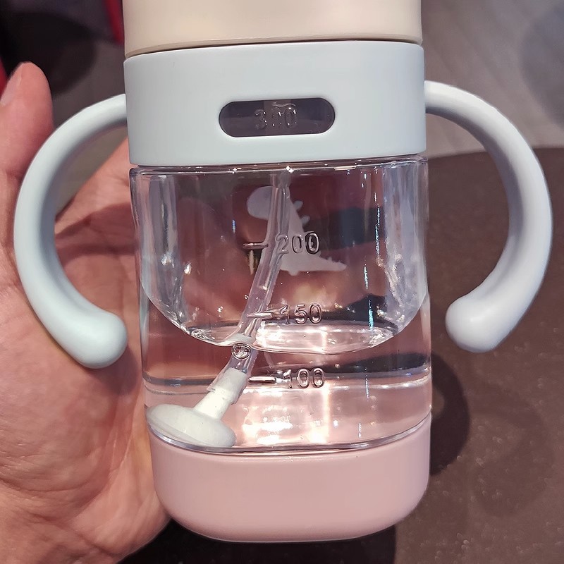 Baby drinking cup, infant water cup, 6-month-old water and milk drinking cup, children's straw cup, anti-choking and anti-drop milk bottle Specification drawing