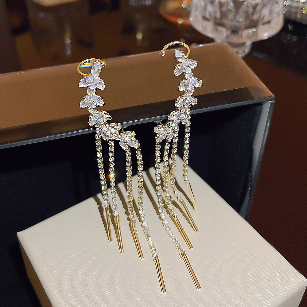 Niche design, personalized stud earrings, women's fashionable and elegant zircon tassel earrings, high-end and exaggerated earrings wholesale for autumn and winter details Picture