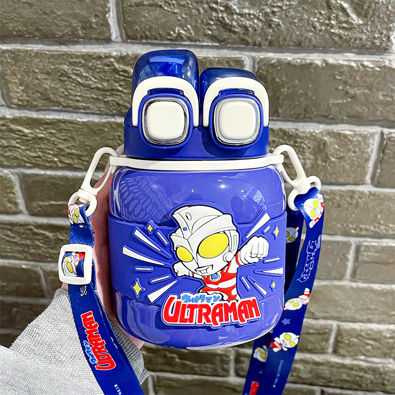 Genuine Ultraman children's water cup, large-capacity double-drinking thermos cup, portable boys' cartoon lock buckle spring lid straw cup full figure