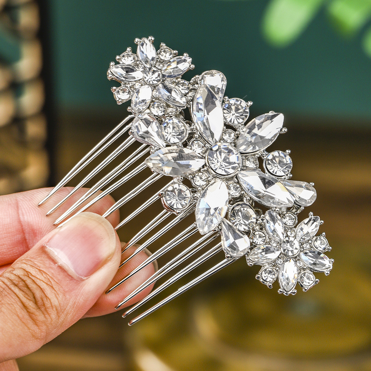 European and American bride wedding accessories, diamond alloy insert combs, wedding gowns, evening gowns, hair accessories, retro Hanfu updo hair combs details Picture