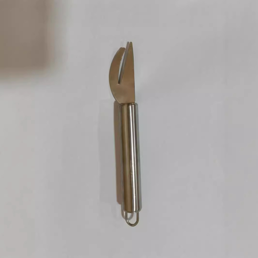 Intestine flipping knife, duck intestine unblocking knife, chicken intestine breaking knife, amazing tool for slaughtering poultry, cutting chicken, duck, goose and pig intestines, and fish killing tool Application Scenario