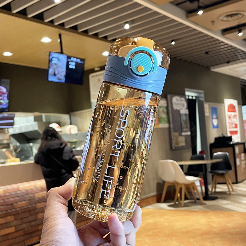 Portable water cups for adults when going out, small and mini girls with filters, children and students, boys with high appearance standards, plastic cups for sports Application Scenario