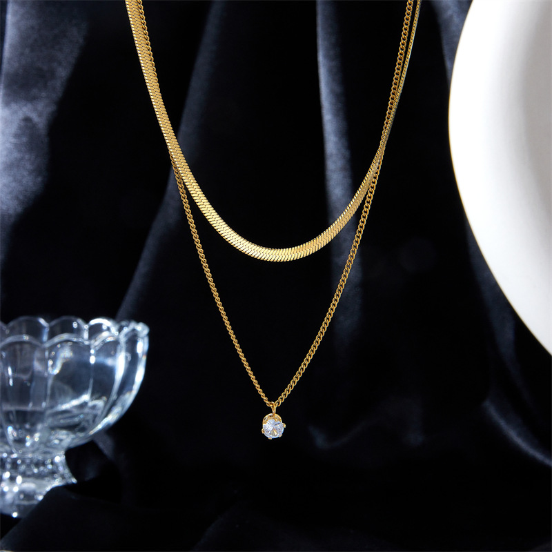 European and American fashion niche design titanium steel metal diamond-encrusted multi-layer chain jewelry collarbone chain, elegant and versatile necklace Specification drawing