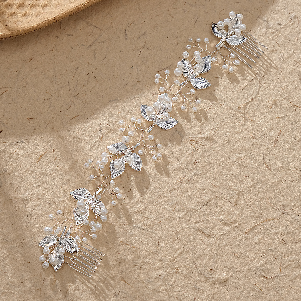 Korean-style beautiful bridal headwear, alloy leaf handcrafted pearl pair comb, bridal accessories, hair comb factory direct sales Specification drawing