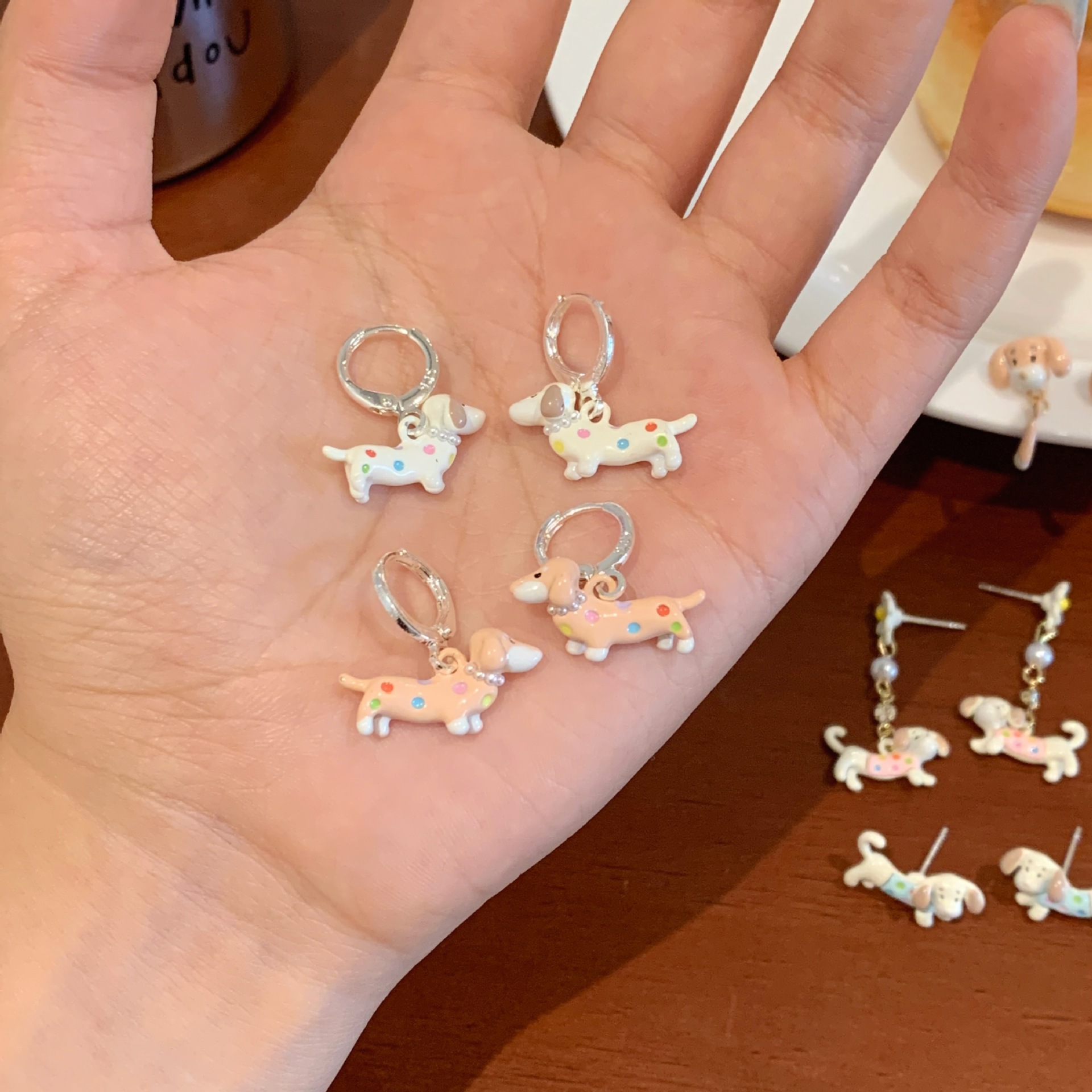 Cute and childlike polka dot Dachshund earrings, unique and niche silver needle design for women, cartoon color student earrings details Picture