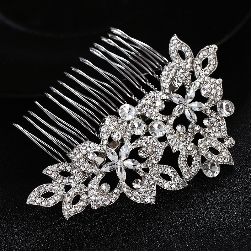 New AliExpress alloy rhinestone hair comb with a high-end European and American style, elegant and grand bridal accessory, floral leaf bun hair comb Application Scenario