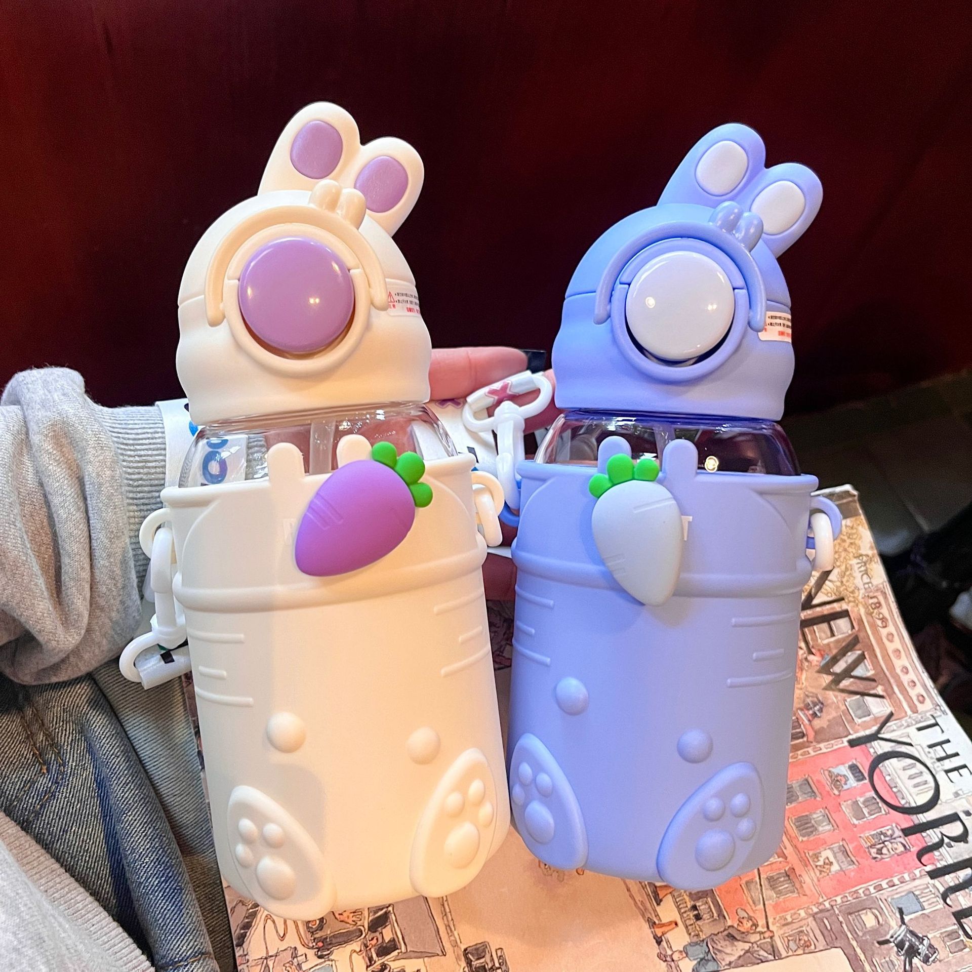 Cute tilted head rabbit plastic cup, children's cup, portable water cup, high appearance level, high-temperature resistant, summer bouncy cup Specification drawing