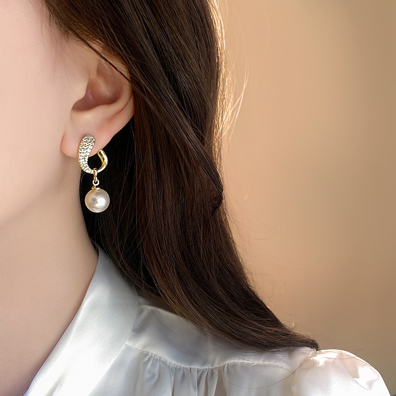 Autumn and winter French retro light luxury pearl earrings, 2024 new bestsellers, stud earrings, women's high-end and elegant earrings and pendants Specification drawing