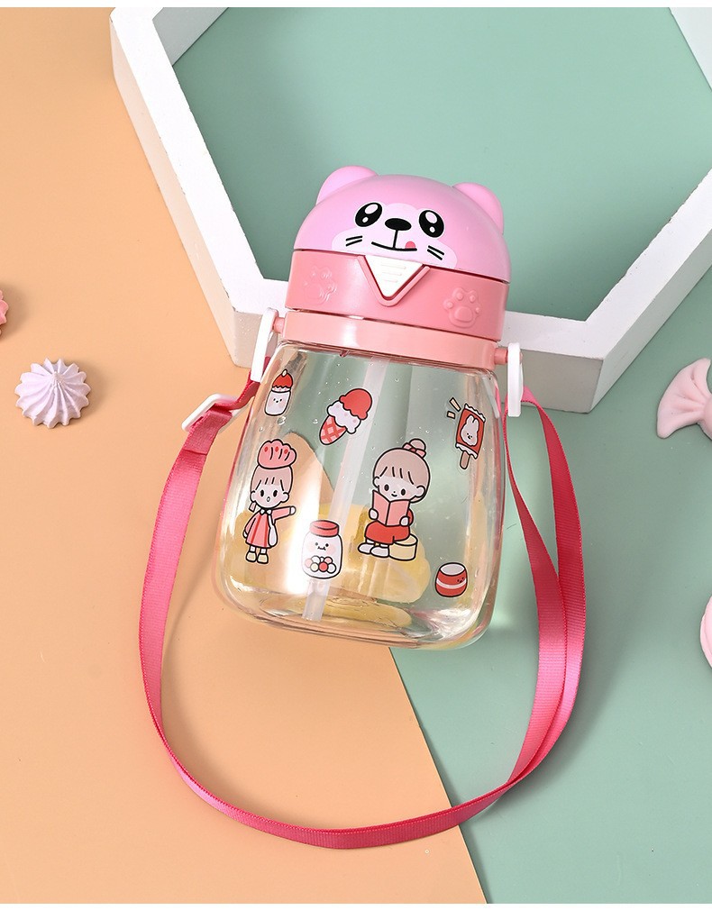 Summer trendy and cute student water cup, large-capacity children's water bottle, high appearance level, plastic cup with straw, anti-drop Application Scenario