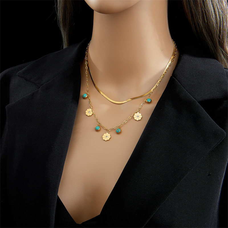 A cross-border fashionable and simple double-layer snake bone chain titanium steel turquoise small flower pendant accessory necklace from Europe and America Specification drawing