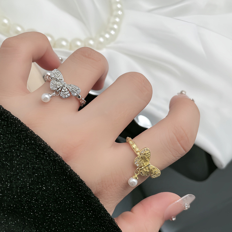Retro three-dimensional pattern butterfly opening ring pendant, pearl sweet, cool, niche design sense, new Chinese style personality ring Specification drawing