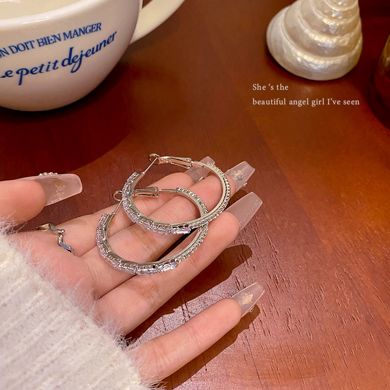 Super fairy zircon large circle earrings for women, a new 2024 trendy and cool style, versatile and elegant exaggerated ear ring earrings Specification drawing