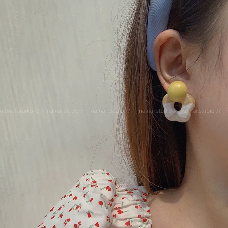 Fresh and cute heart-shaped earrings for women, a new bestseller in 2025, dopamine elegant flower stud earrings, seaside vacation style earrings Specification drawing