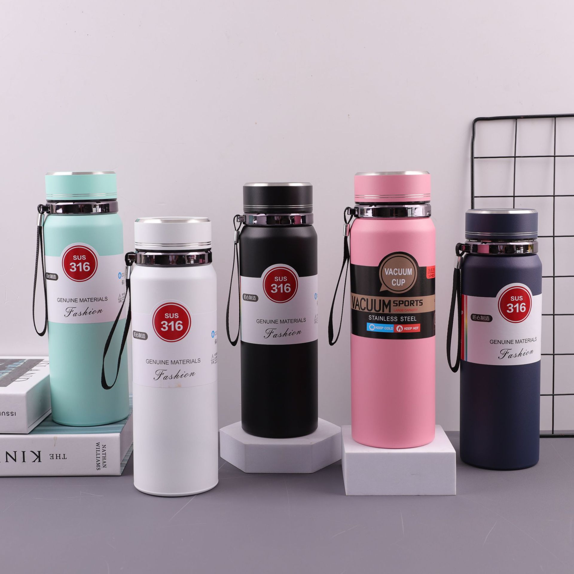 Wholesale of best-selling large-capacity 316 stainless steel vacuum insulated cups, outdoor portable mountaineering travel kettles, and water bottles with straps full figure
