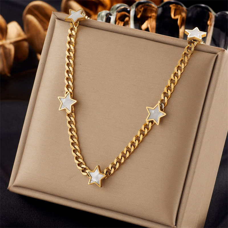 Korean-style fashionable and niche design, versatile five-pointed star chain titanium steel metal jewelry, exquisite collarbone necklace full figure