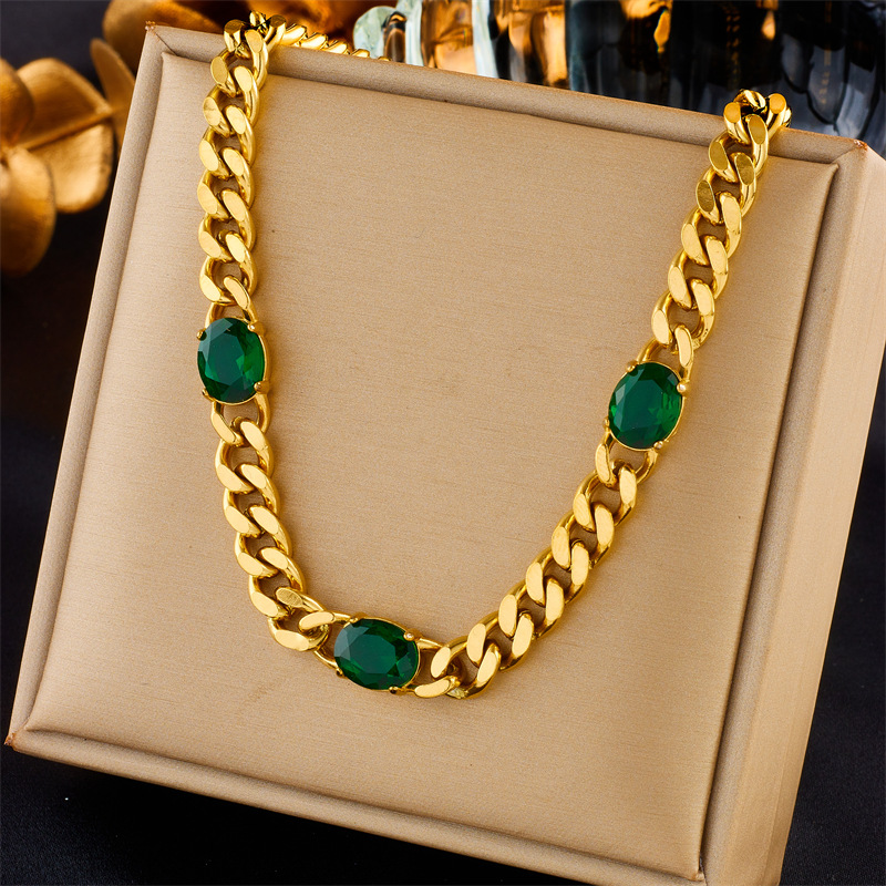 European and American cross-border fashion, simple and cold style, punk style, thick chain studded with diamonds, emeralds, titanium steel heavy metal necklace full figure