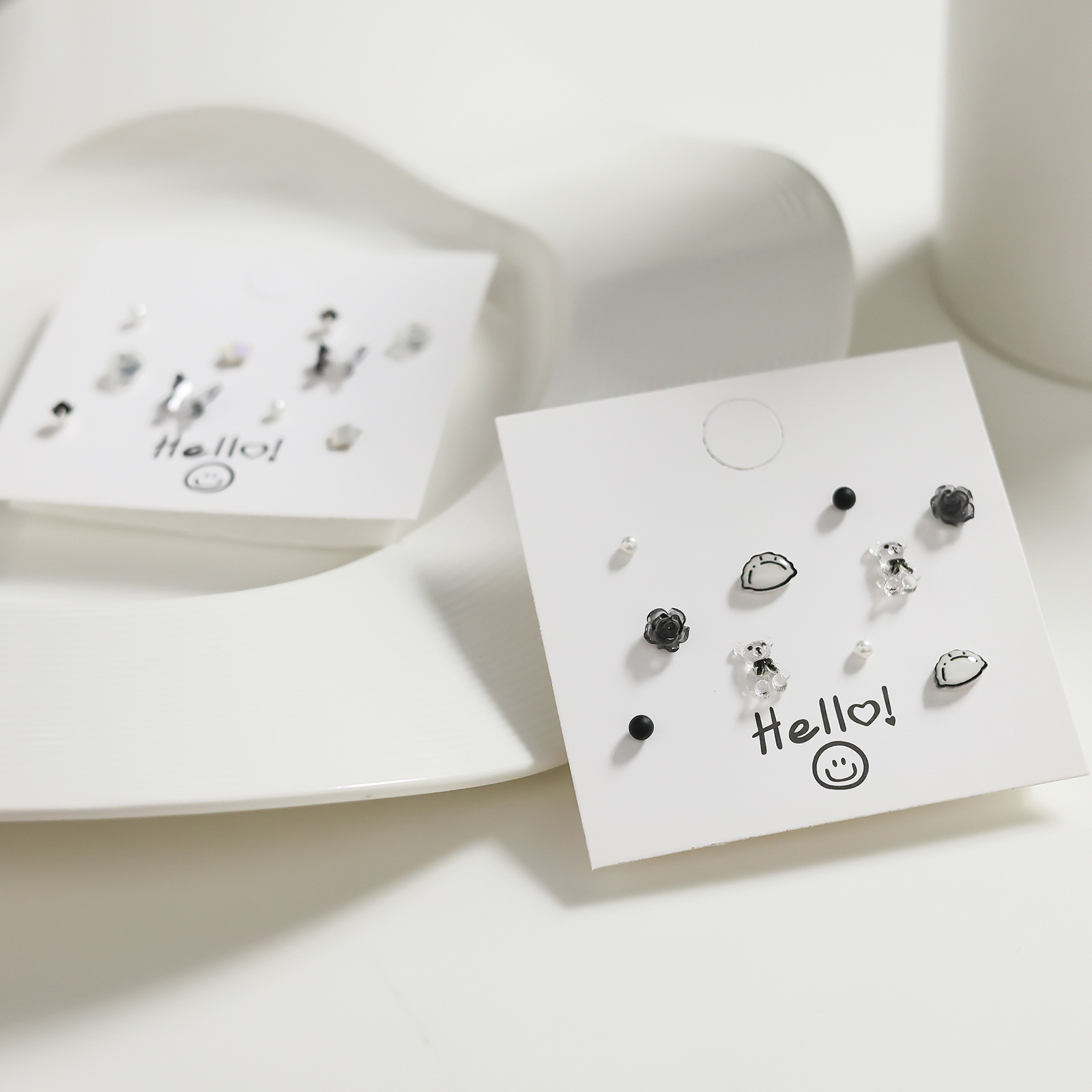 s925 Silver Needle flower resin stud earrings are versatile, cute, student sweet and cool trend earrings, simple and small earrings wholesale Specification drawing