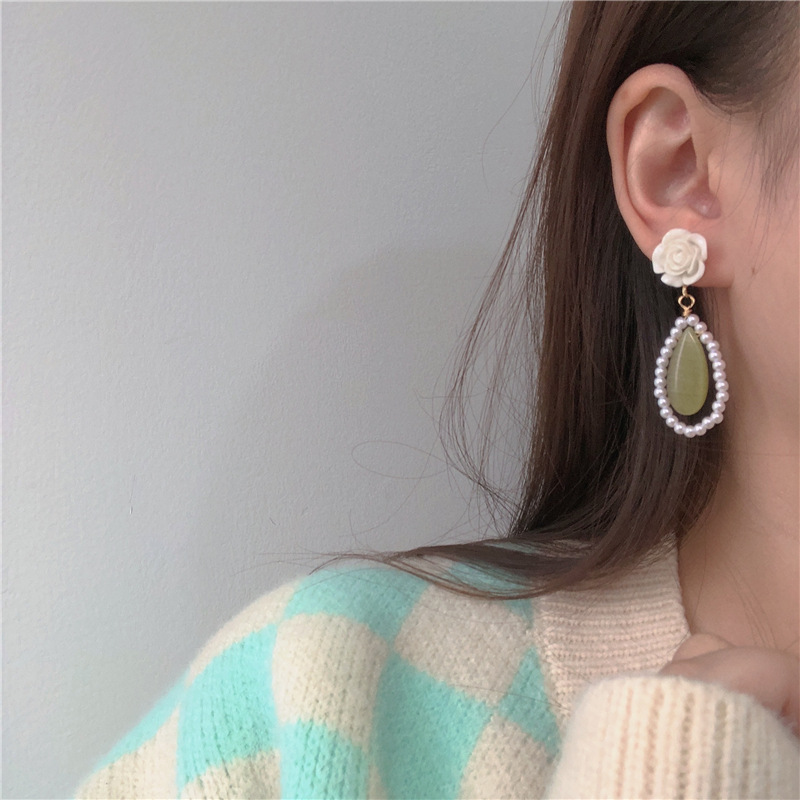 French retro green cat's eye stone ear studs, gentle pearl camellia rose water drop earrings, no ear piercings or ear clips Specification drawing