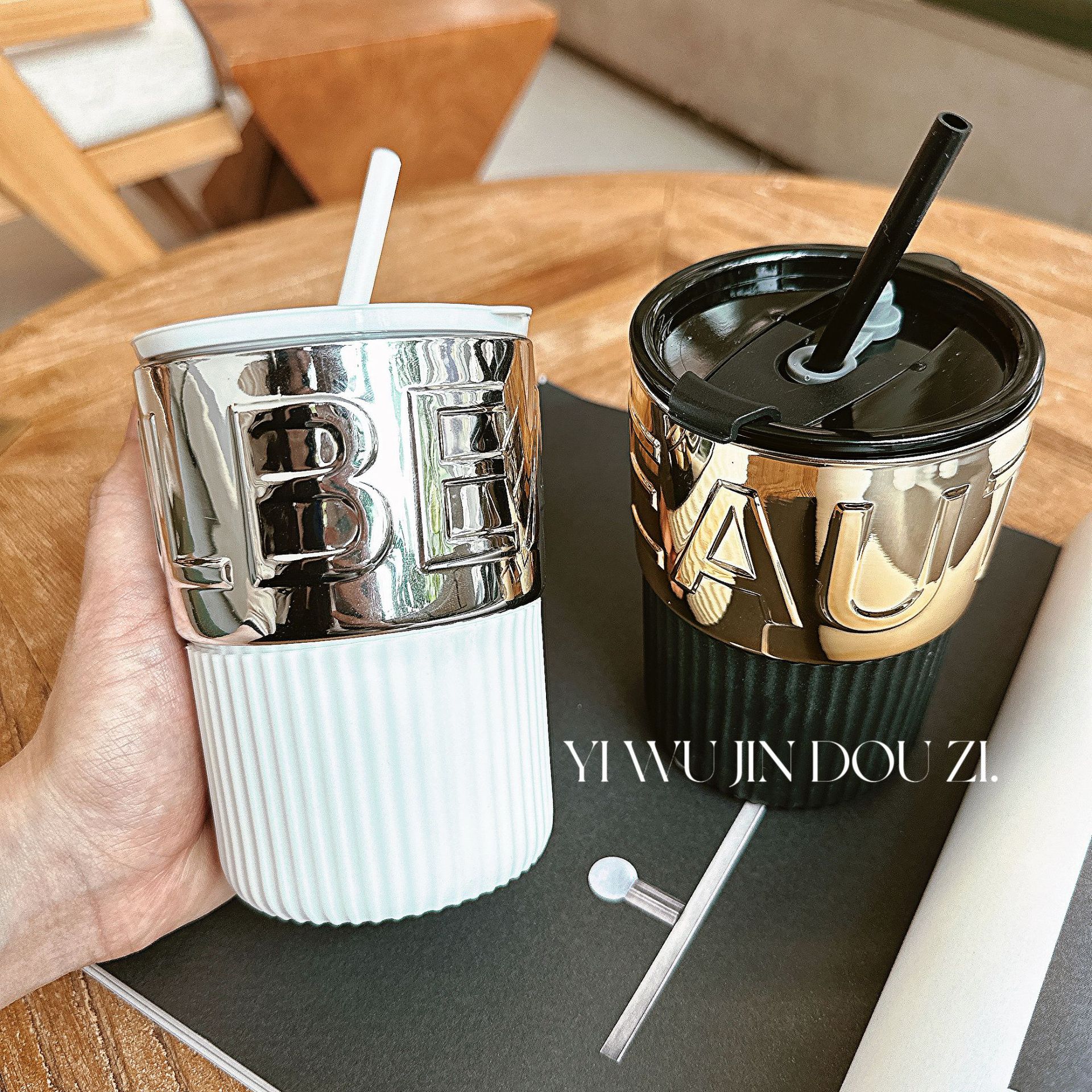Ins-style glass cups, American boys' high-end coffee cups with straws, high appearance level, office heat-resistant water cups with LIDS full figure