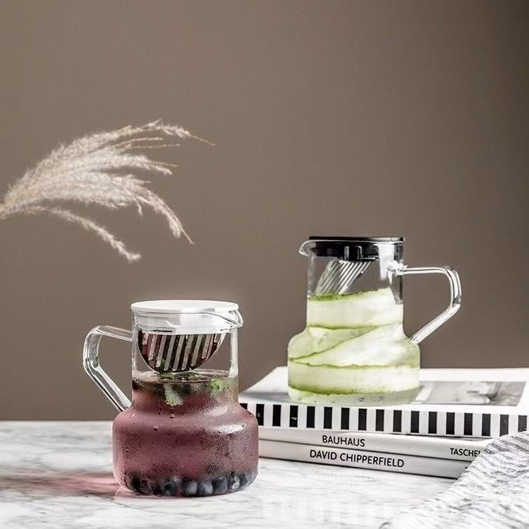 High borosilicate glass coffee pot, vertical pattern sharing pot with filter, home and office flower pot, brewing pot Application Scenario