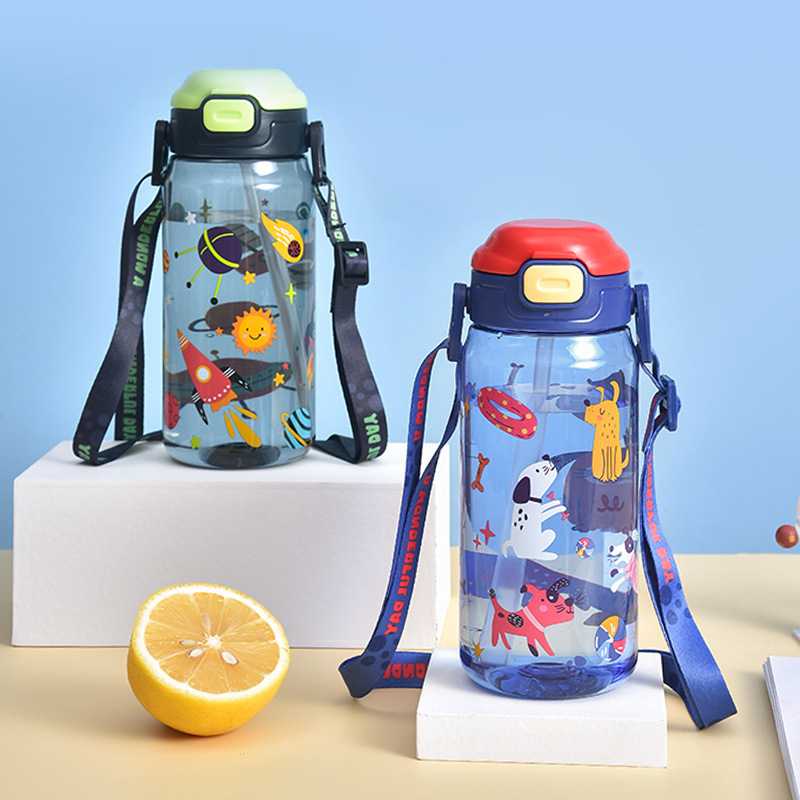 Wholesale of portable summer fitness plastic water bottles for boys, girls, children and students. Colorful and fashionable water bottles from the manufacturer full figure