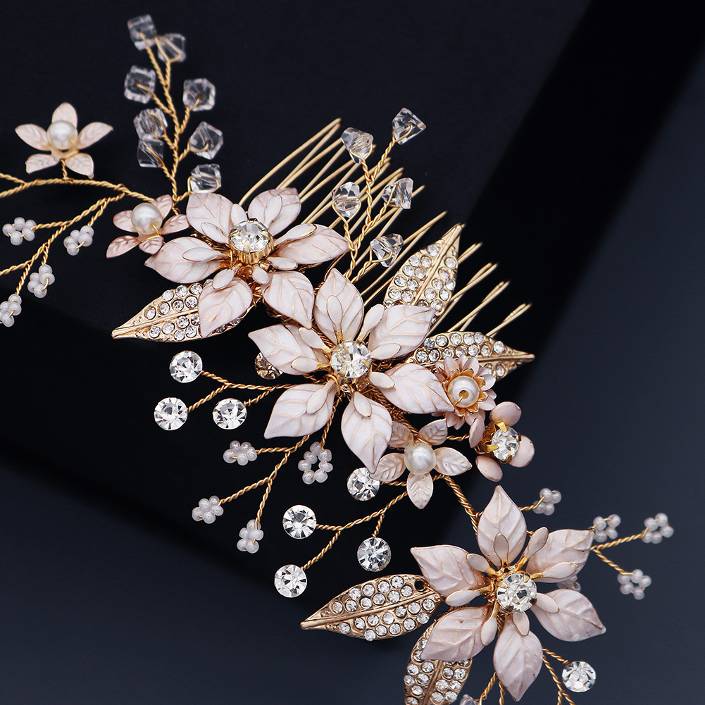 Korean-style wedding accessories, bride's wedding headwear, forest-style floral pearl combs, handcrafted crystal wedding dresses, hair combs Application Scenario