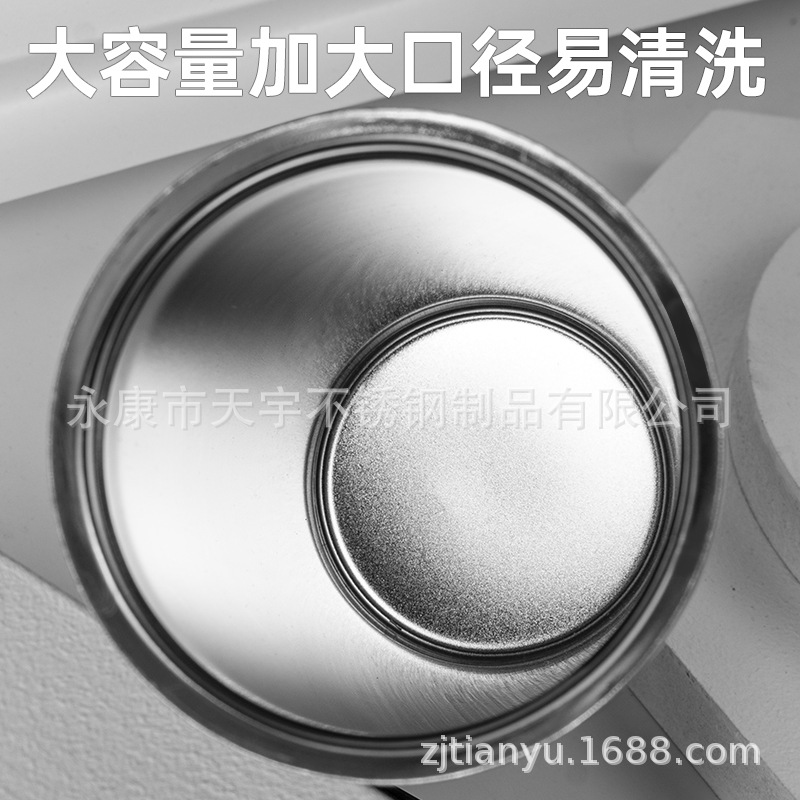 Double-layer high-appearure-level straw cup, large-capacity 304 stainless steel insulated cup, couple coffee travel cup, water cup Application Scenario