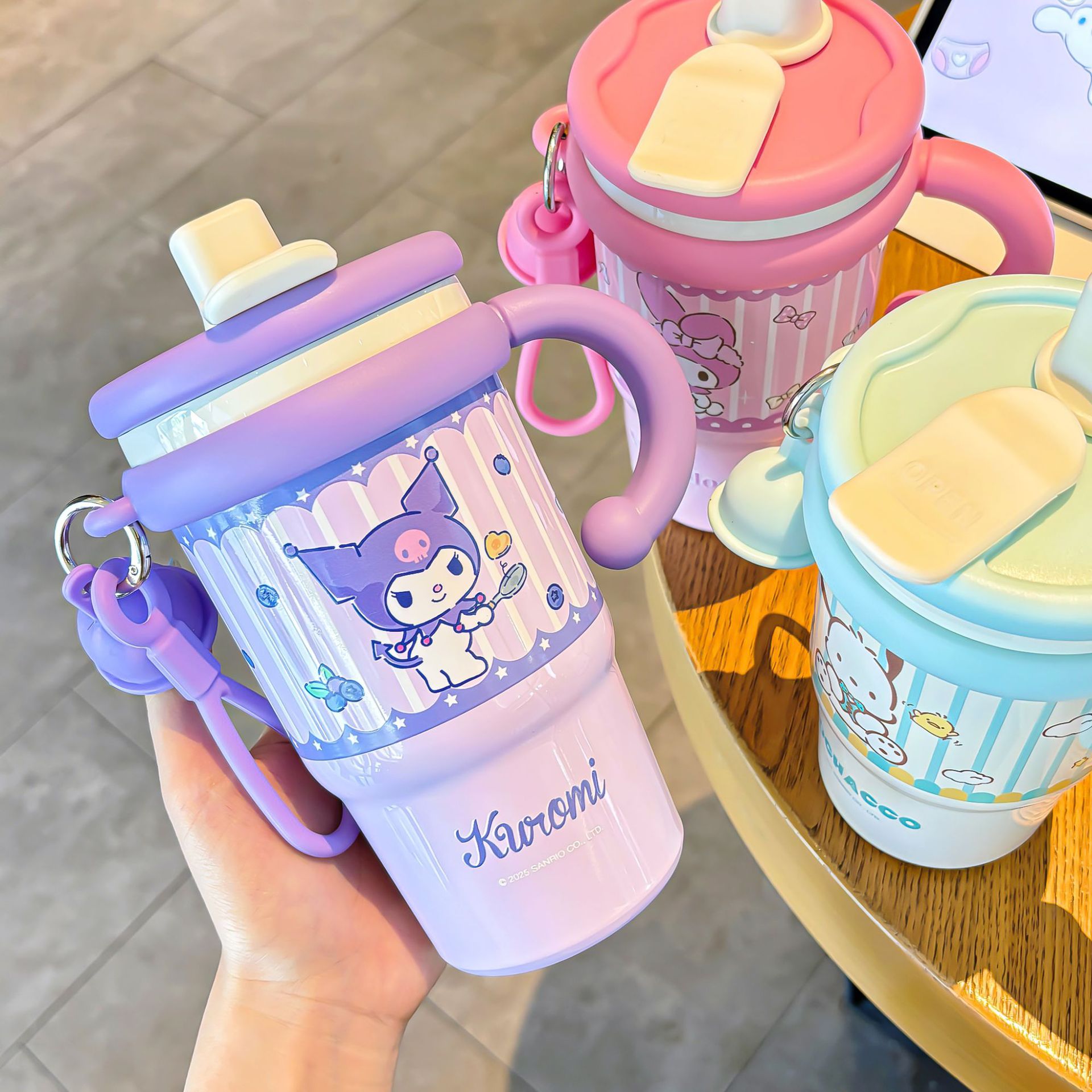 Sanrio Family series insulated cups feature silk-screened design and come with a sturdy handle, making them portable cartoon household double drinking cups Application Scenario