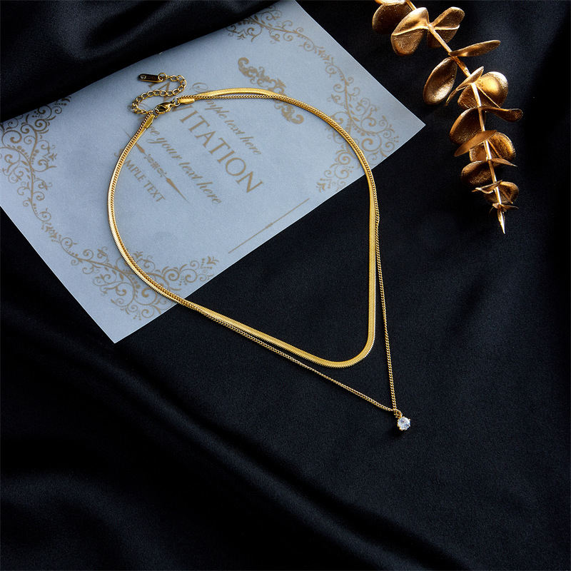 European and American fashion niche design titanium steel metal diamond-encrusted multi-layer chain jewelry collarbone chain, elegant and versatile necklace details Picture