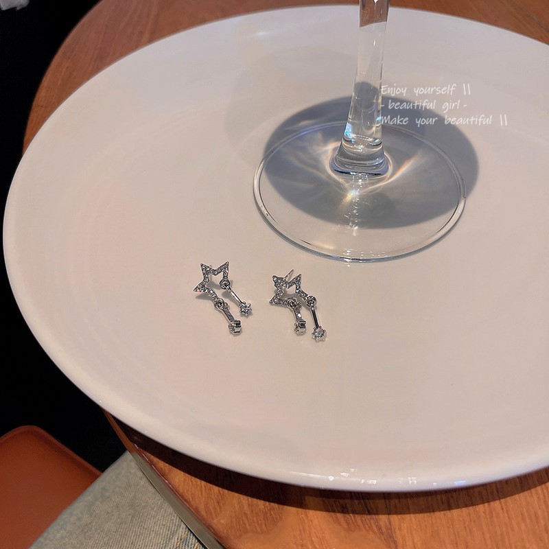 S925 Silver Needle Korean new Super Flash Zircon Star Earrings, women's light luxury and high-end style, versatile stud earrings Application Scenario