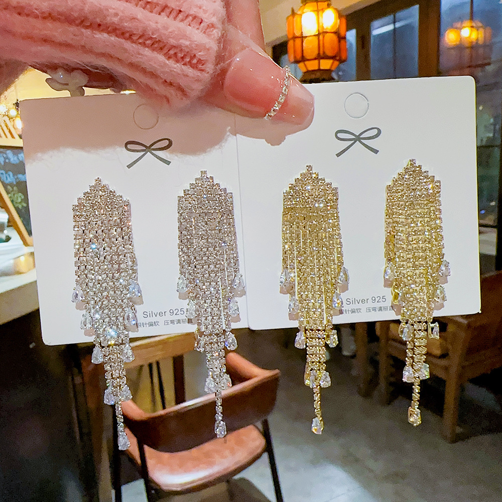 S925 Silver Needle light Luxury high-end fringed earrings, women's niche design, exaggerated earrings, fashionable and versatile, exquisite stud earrings details Picture