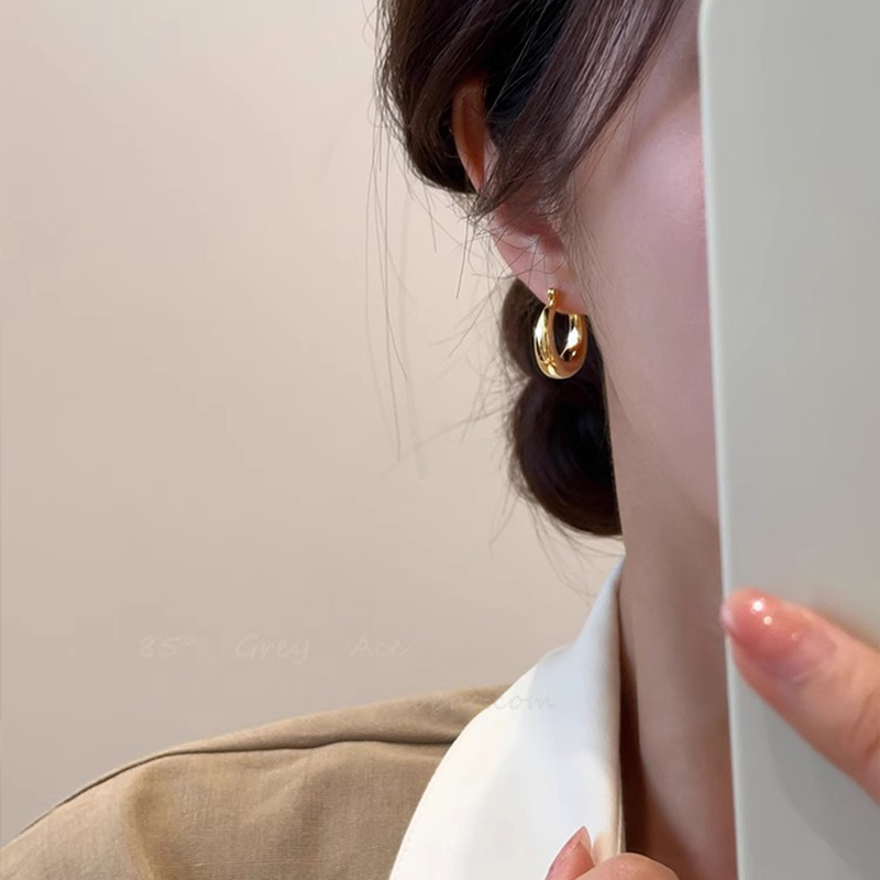 Basic and versatile gold and silver ear rings for women 2025 new bestsellers, unique plain ring earrings, fashionable ear buckles, stud earrings and other earrings Specification drawing