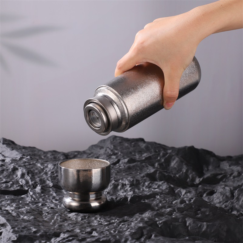 High-appearation-level health-preserving tea cup, portable small-capacity pure titanium insulated cup, outdoor portable tea-water separation cup Application Scenario