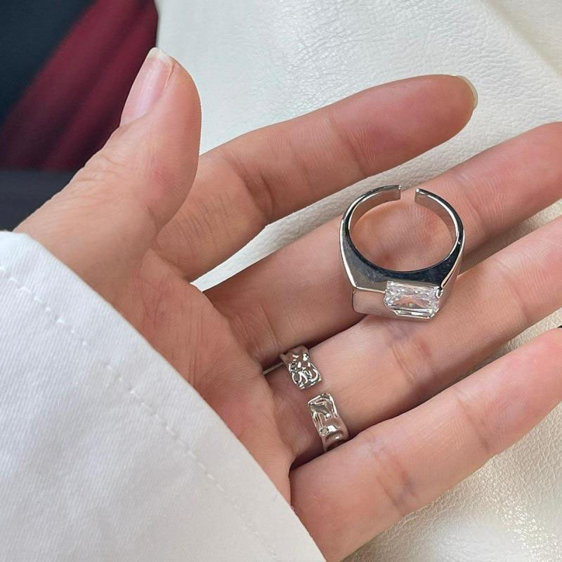A niche Korean-style, fashionable, neutral and light luxury zircon ring for women, with a cold and aloof style and a high-end open ring details Picture