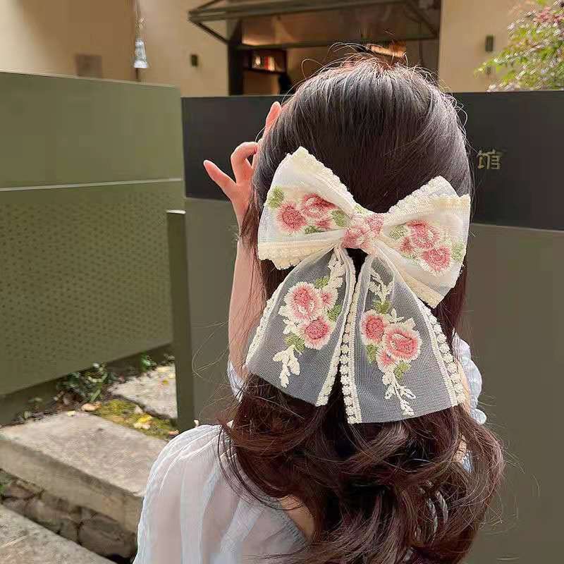 A girl's lace embroidered bow hair clip, a female headpiece at the back of her head, a super fairy-like internet-famous semi-Zalo rita spring clip Specification drawing