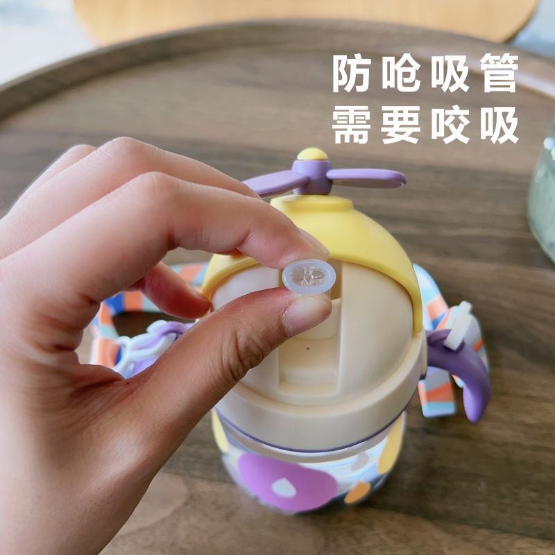 Children's straw cup, anti-drop and leak-proof with gravity ball, small baby drinking cup for kindergarten, learning drinking cup, anti-choking water bottle details Picture