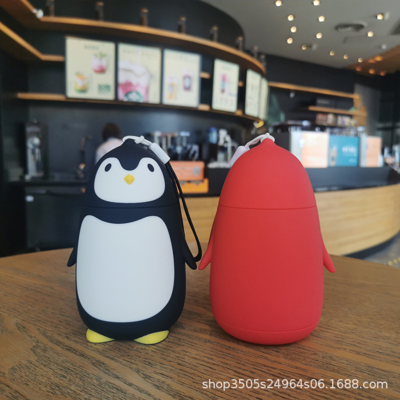 Creative internet-famous cartoon cute pet animal penguin water cup, couple carrying rope, 304 stainless steel insulated cup, gift cup Application Scenario