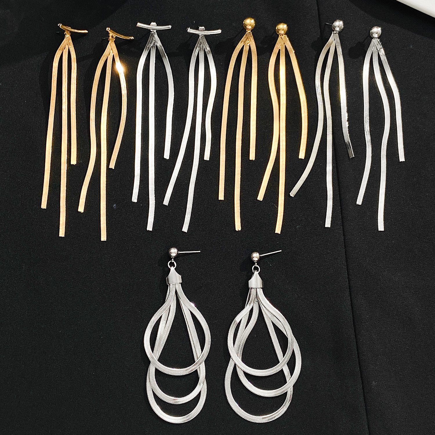 The popular tassel earrings in Europe and America, featuring a simple and ins-style design for women, long snake-bone chain earrings, and a wholesale trend of trendy earrings Application Scenario