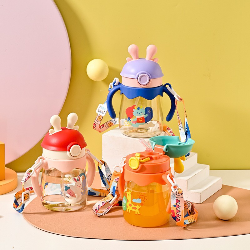 Children's straw milk bottle, baby drinking milk, baby drinking water plastic cup, little antler children's handle-holding learning drinking cup details Picture