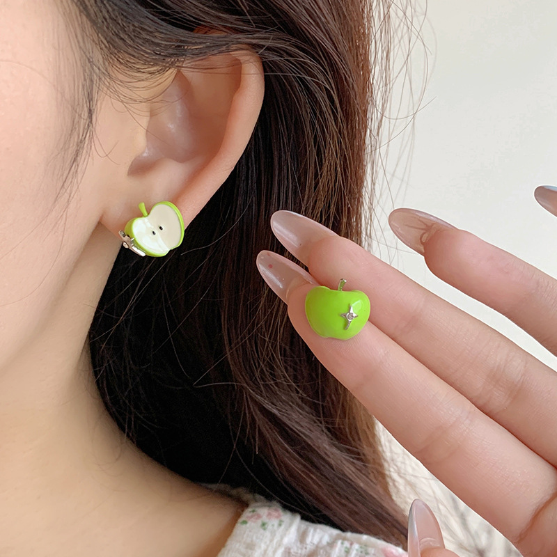 Summer's fresh and childlike charm: green apples, red apples, stud earrings, silver needles for girls, a girlish vibe, and cute, niche oil-dripping earrings details Picture