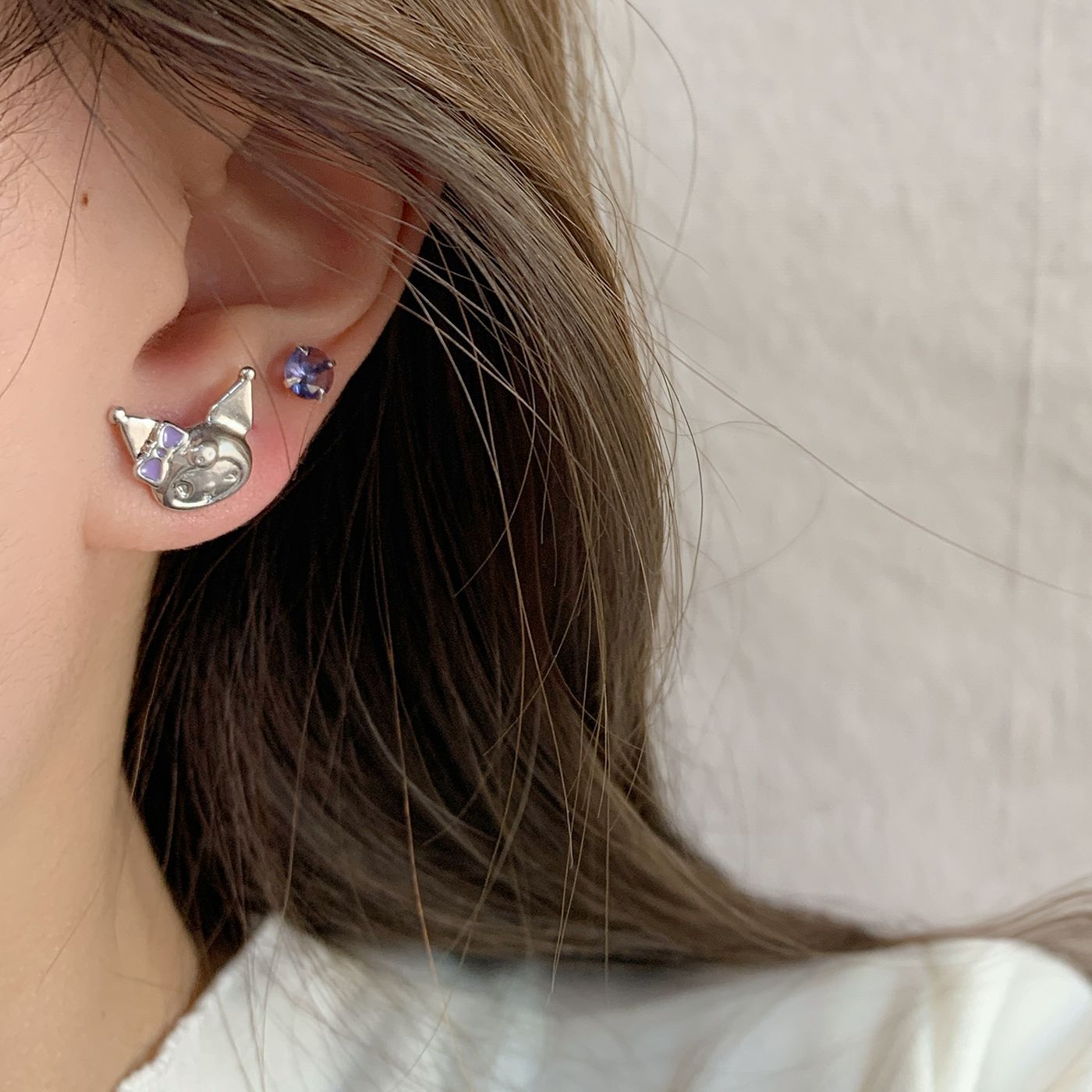 Sweet cartoon little devil, exquisite purple diamond rabbit stud earrings, female silver needle, niche design, fun and childlike student earrings details Picture