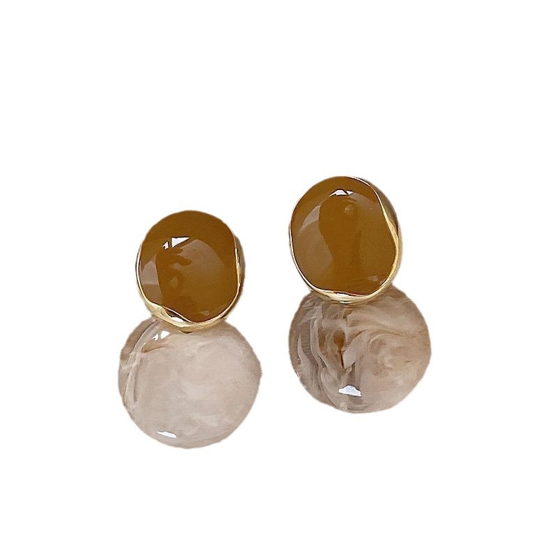 Maillard brown stud earrings for Women 2024 New retro, niche, fashionable, high-end, elegant and simple design earrings Item Picture