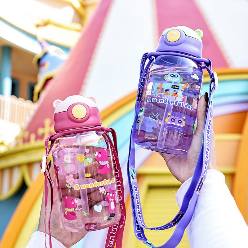New cute cartoon children's plastic water cups, summer student straw cups, outdoor portable school cups, water bottles Application Scenario