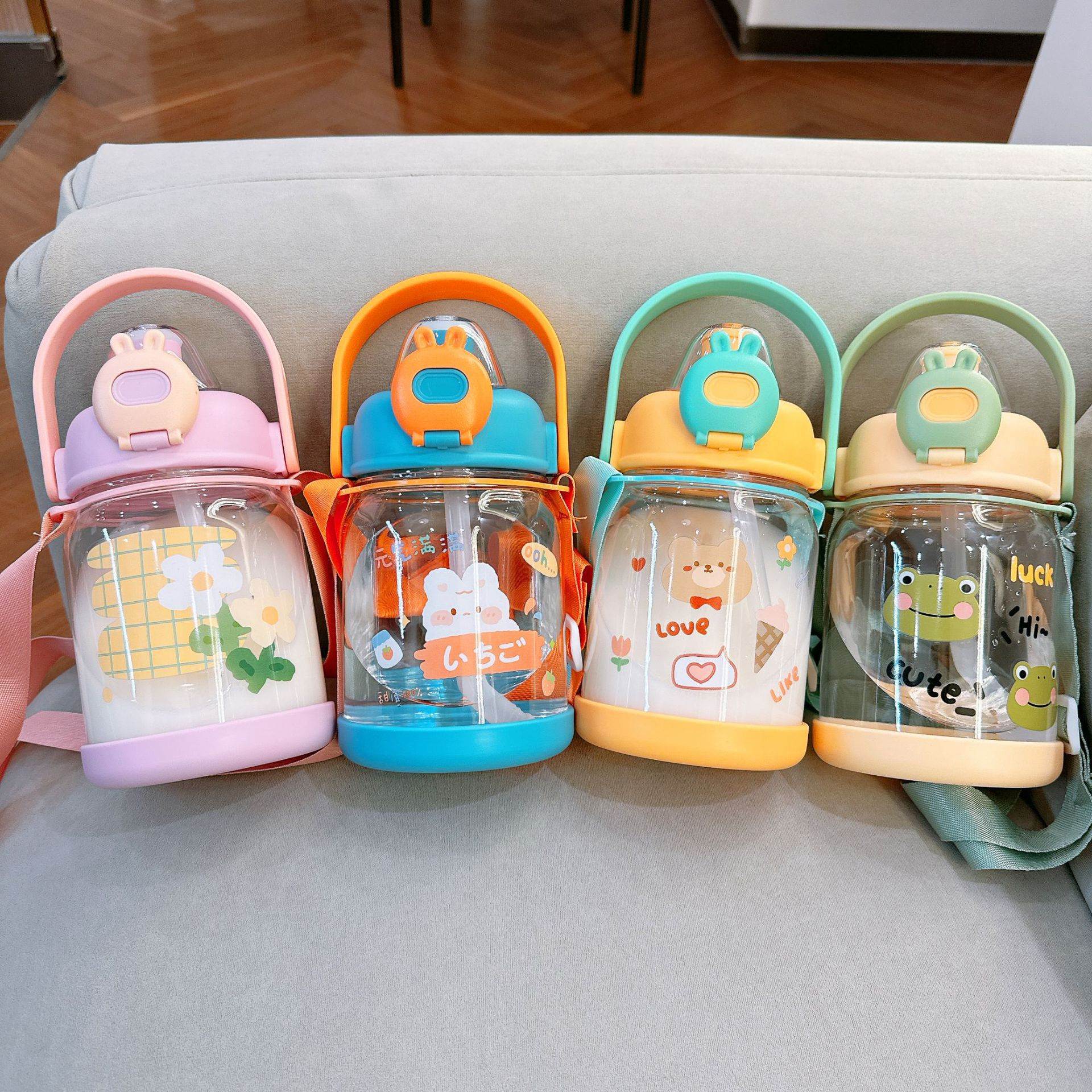 New cute water cup, high appearance level, large capacity water bottle for teenage students, portable hand-held outdoor summer straw cup details Picture