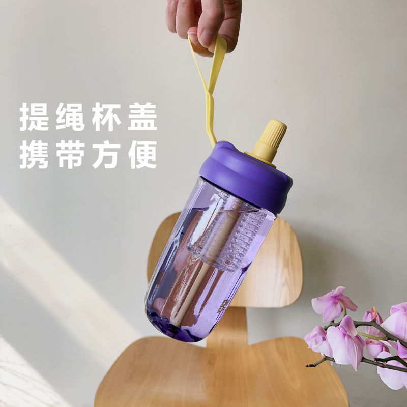 High appearance level straw cup, plastic summer tea-water separation fruit tea cup, large-capacity dopamine water cup for male and female students Application Scenario